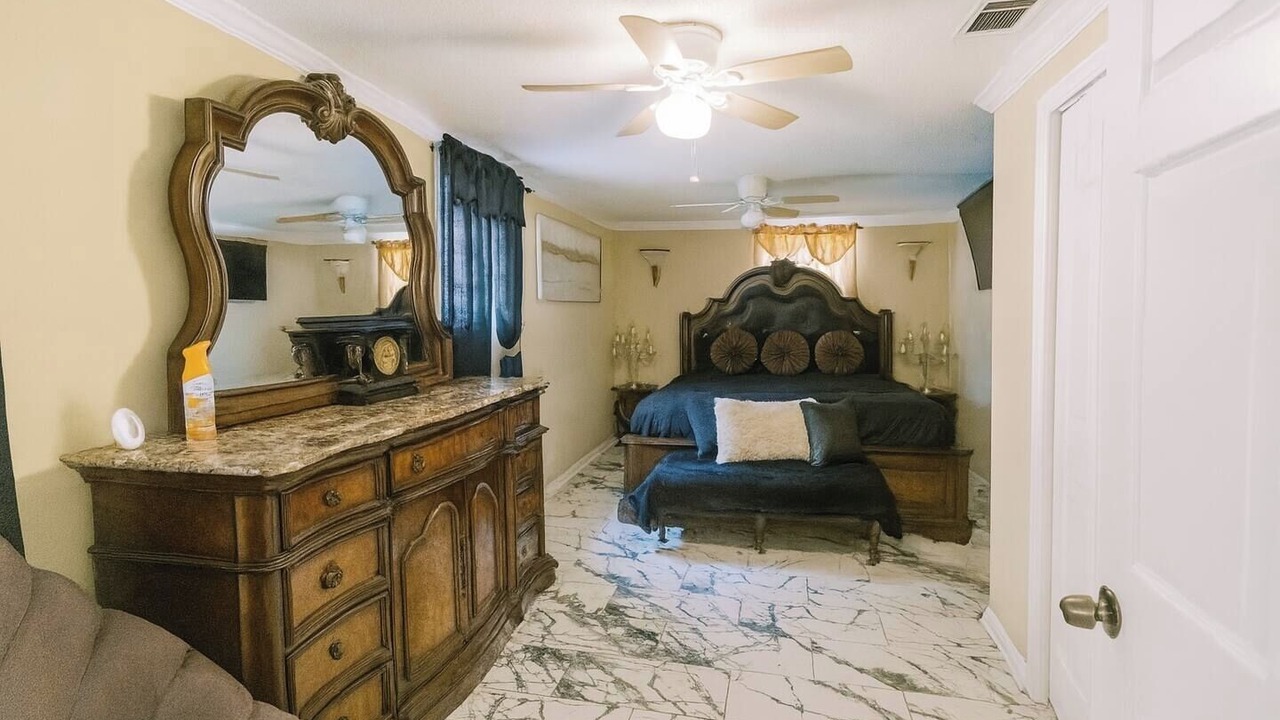 Photo of Bedroom in Garden City
