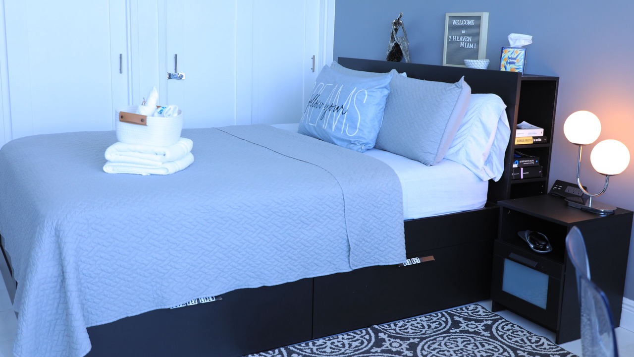 Photo of Bedroom in Mid Beach