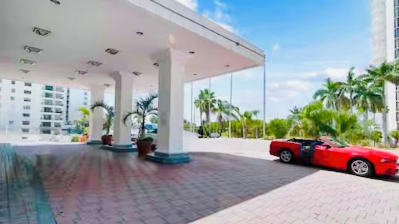 Photo of Outdoor in Mid Beach