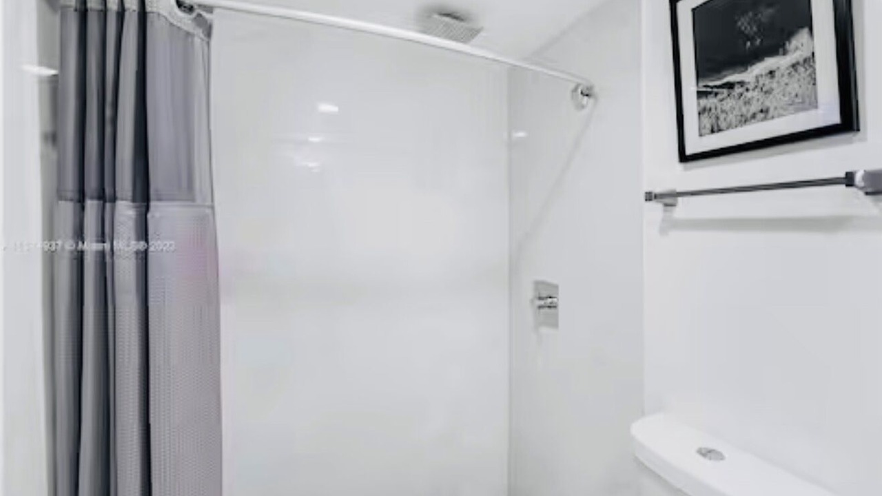 Photo of Bathroom in Mid Beach