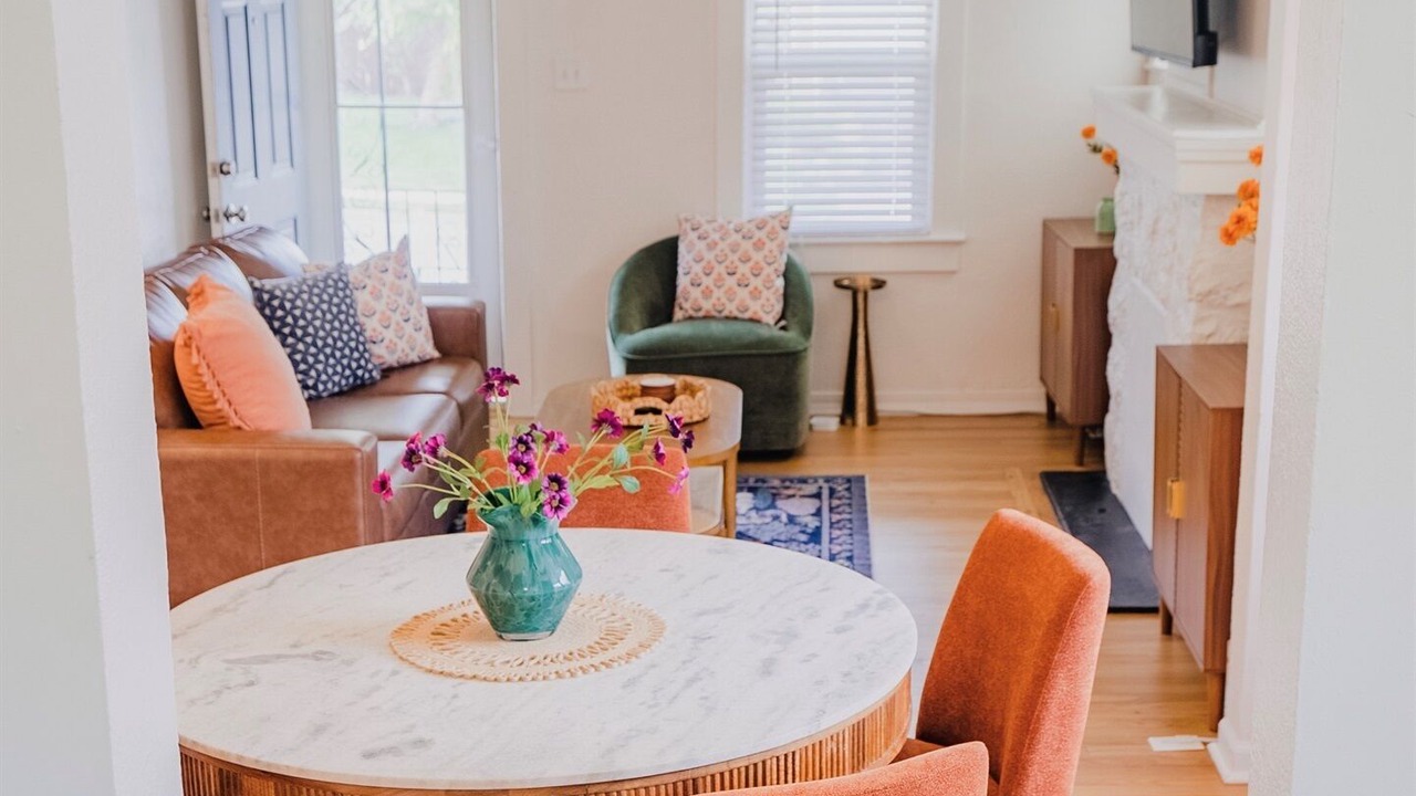 Photo of Livingroom in Rosedale
