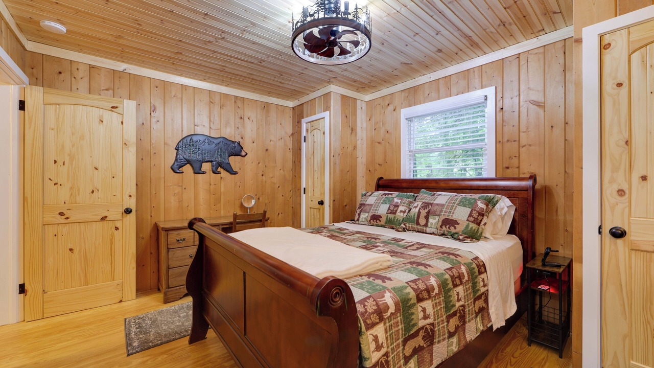 Photo of Bedroom in Balsam
