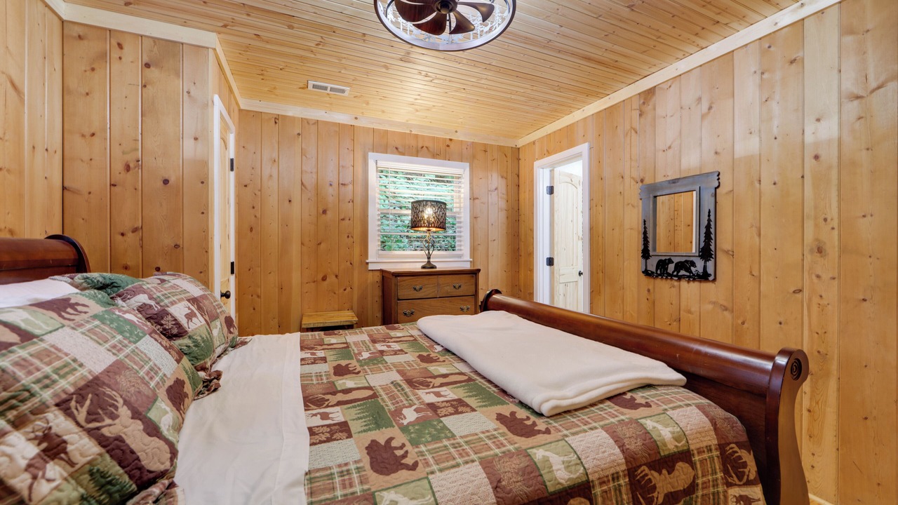 Photo of Bedroom in Balsam