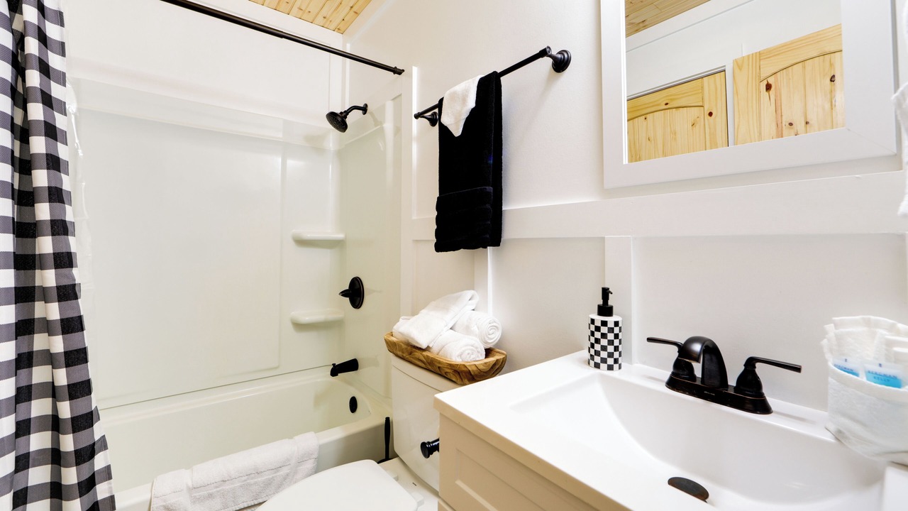 Photo of Bathroom in Balsam