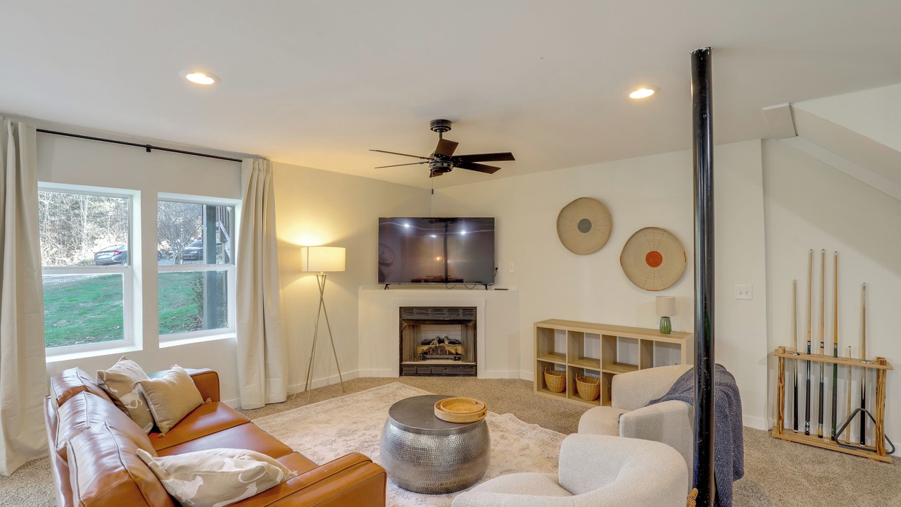 Photo of Livingroom in Weaverville