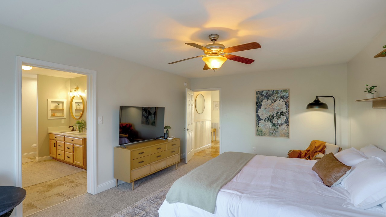 Photo of Bedroom in Weaverville