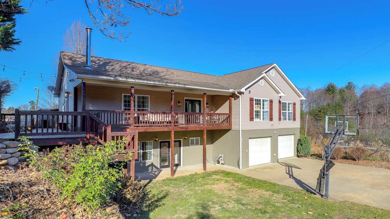 Photo of Outdoor in Weaverville