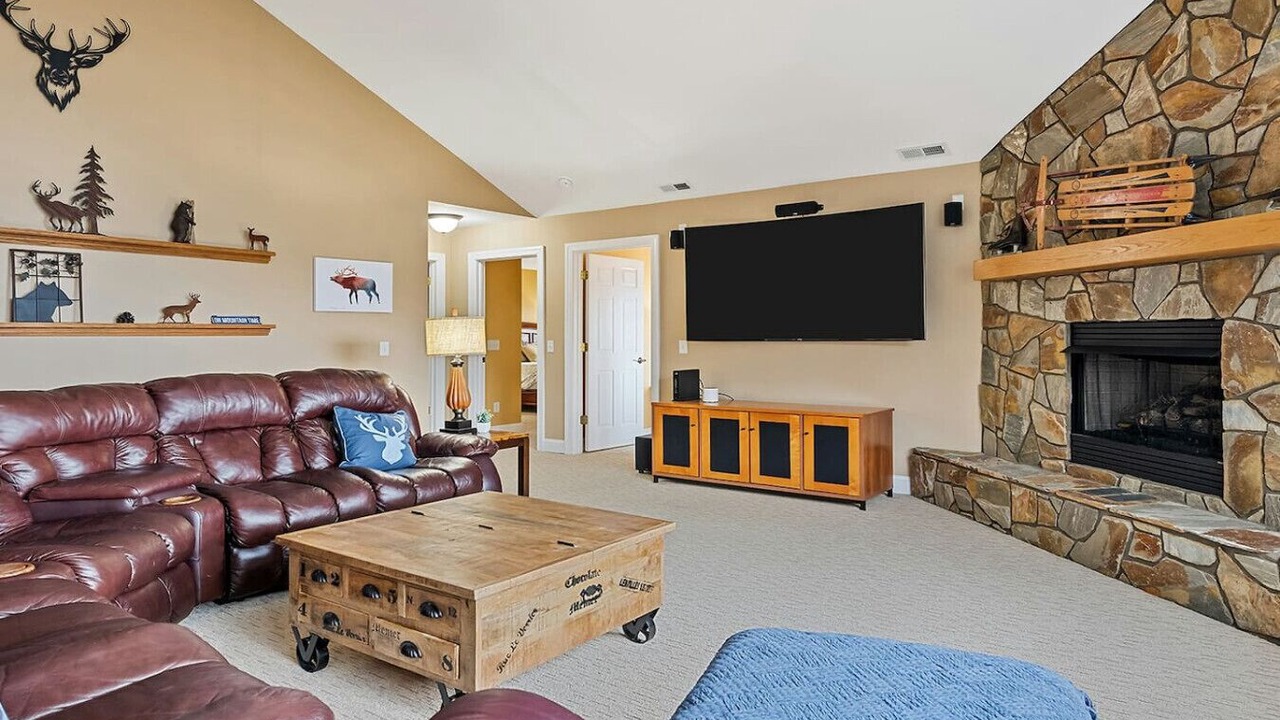 Photo of Livingroom in Waynesville