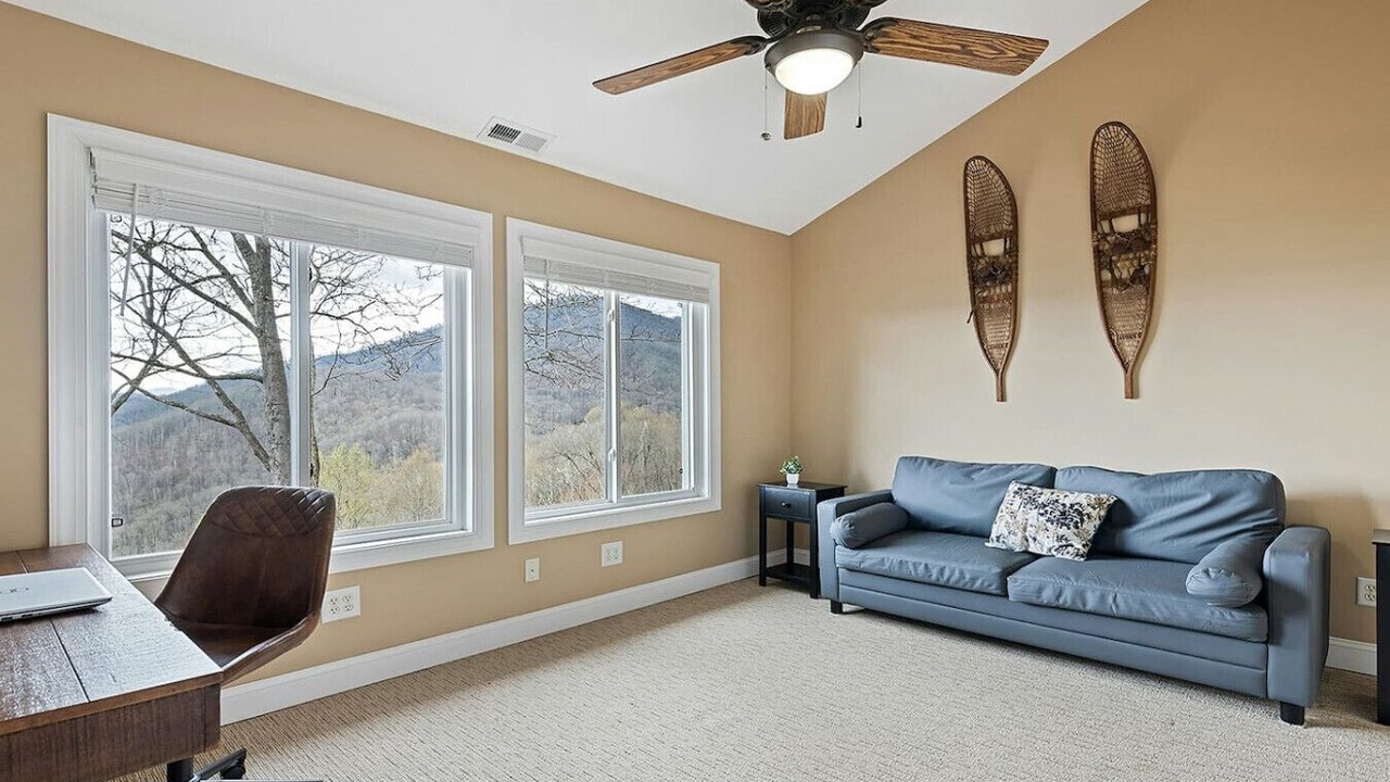 Photo of Livingroom in Waynesville