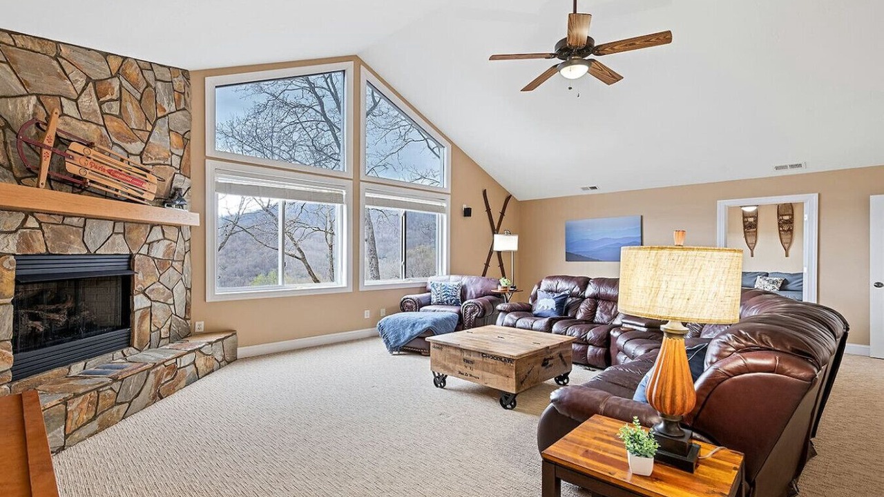 Photo of Livingroom in Waynesville