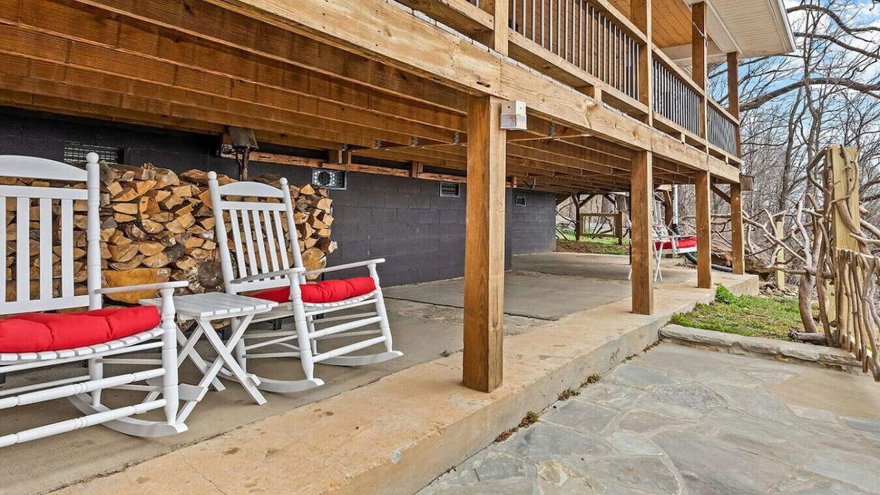 Photo of Patio Balcony in Waynesville