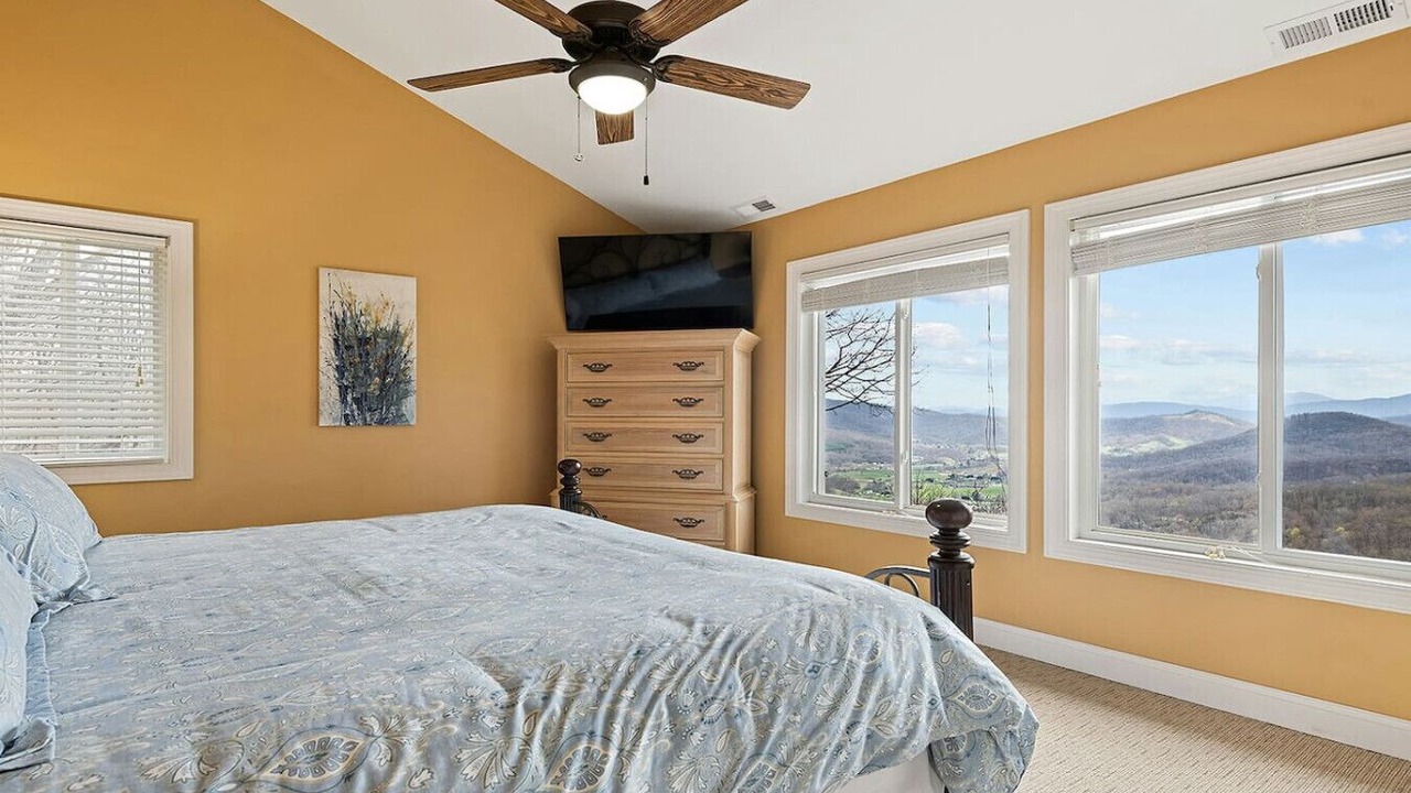 Photo of Bedroom in Waynesville