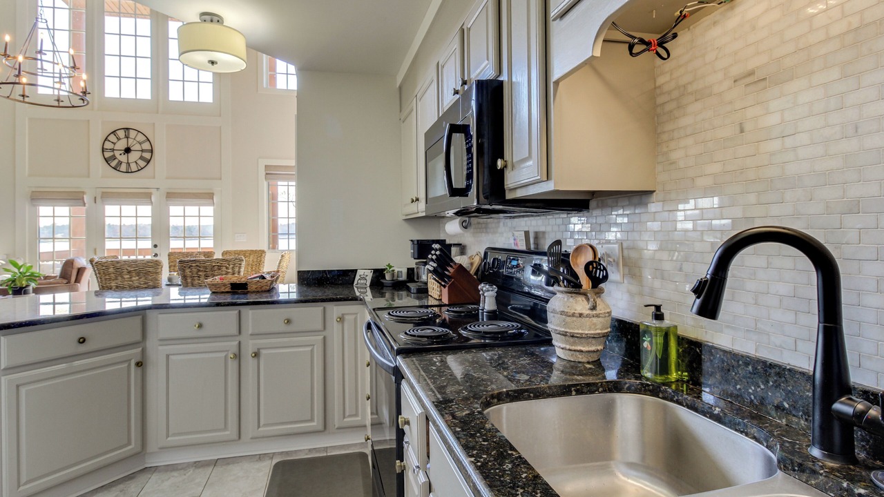 Photo of Kitchen in Guntersville