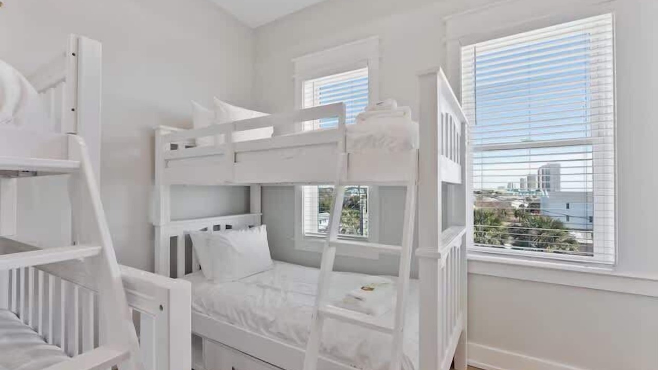 Photo of Bedroom in Laguna Beach