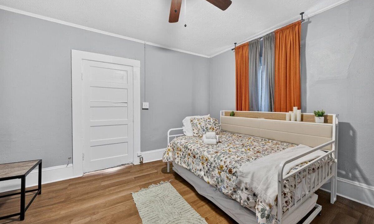 Photo of Livingroom in Macon