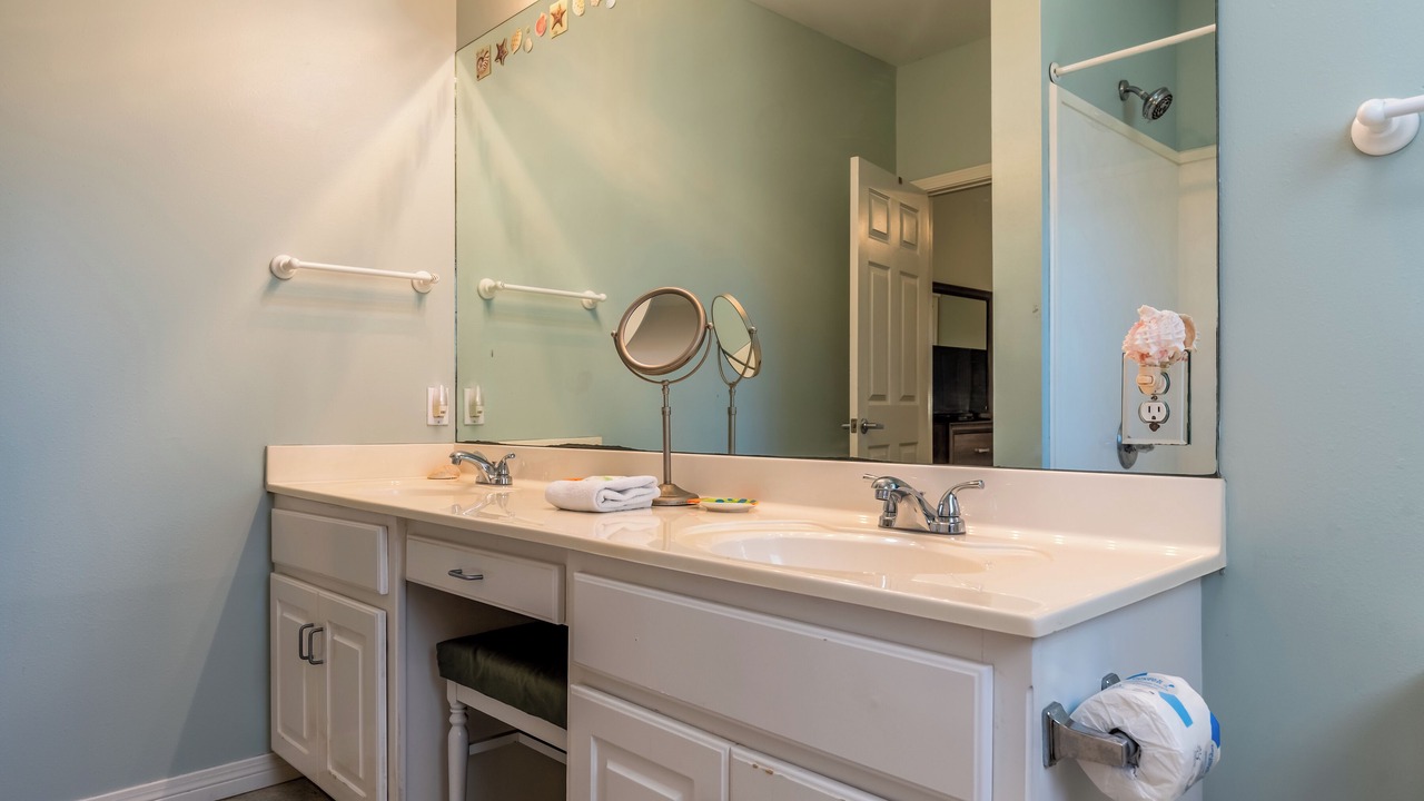 Photo of Bathroom in Dauphin Island