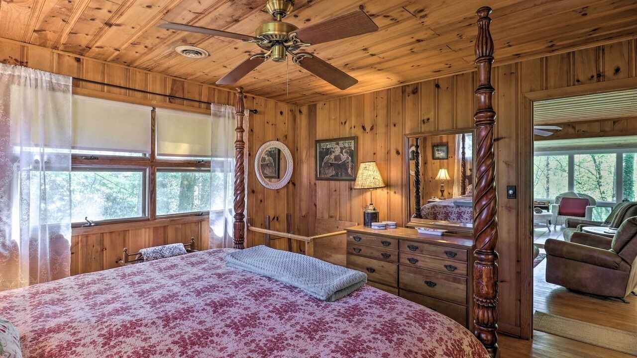 Photo of Bedroom in Balsam