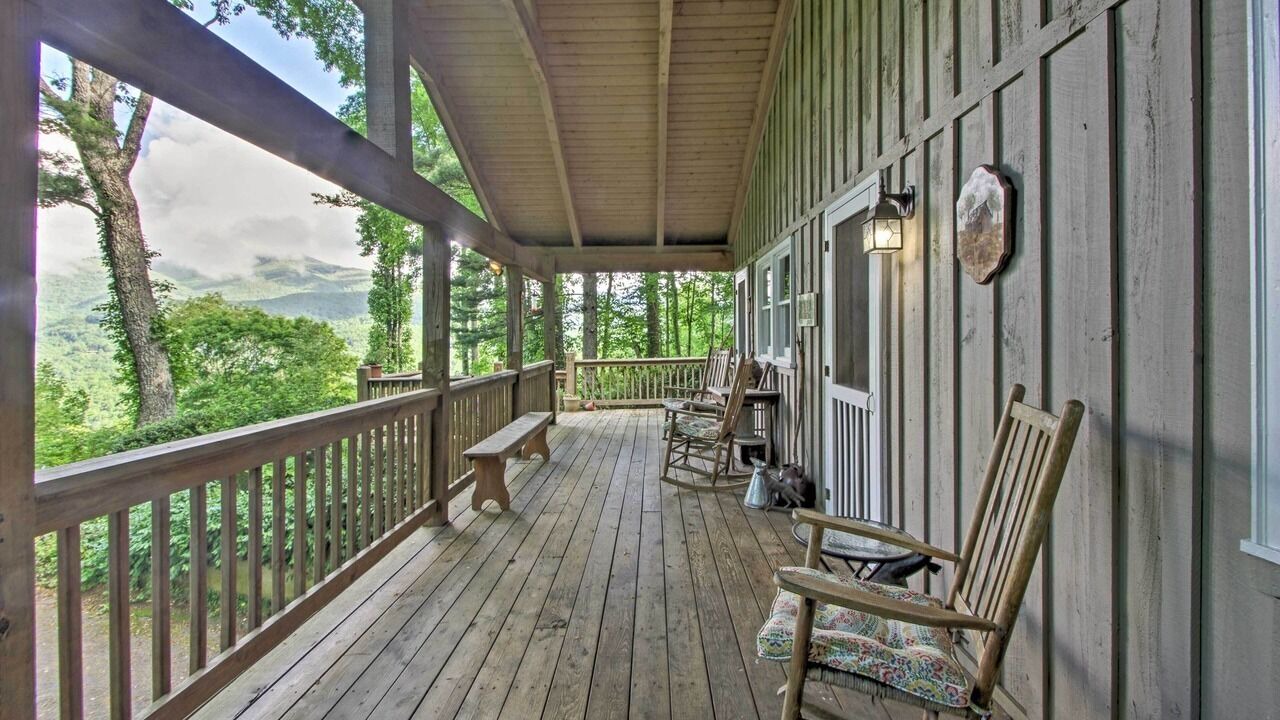 Photo of Patio Balcony in Balsam
