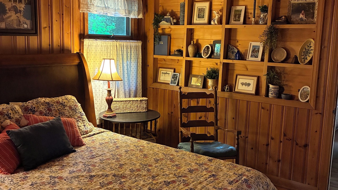 Photo of Bedroom in Balsam