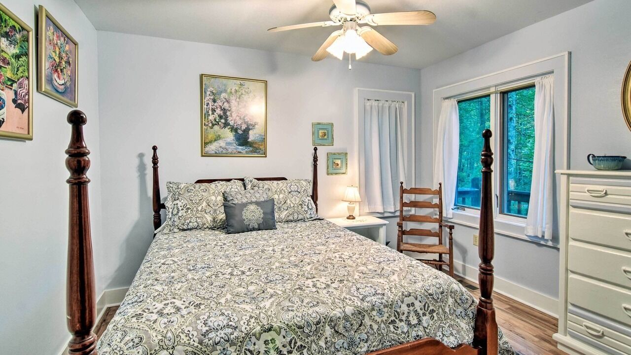 Photo of Bedroom in Balsam