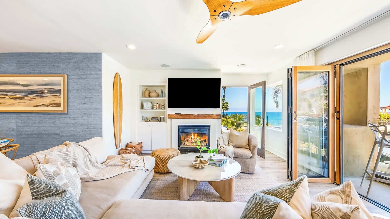 Photo of Livingroom in Beach Barber Tract