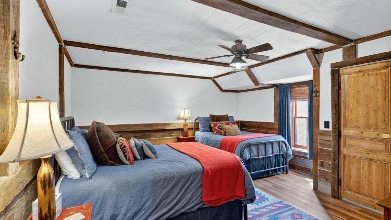 Photo of Bedroom in Guntersville