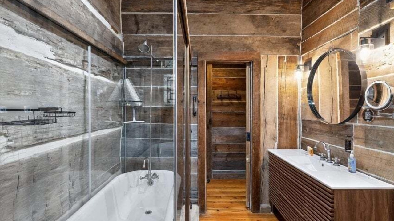 Photo of Bathroom in Guntersville