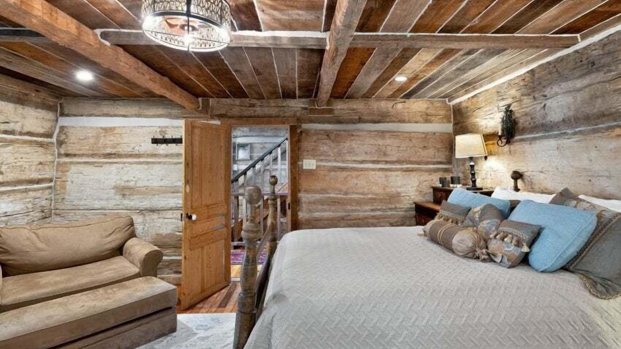 Photo of Bedroom in Guntersville