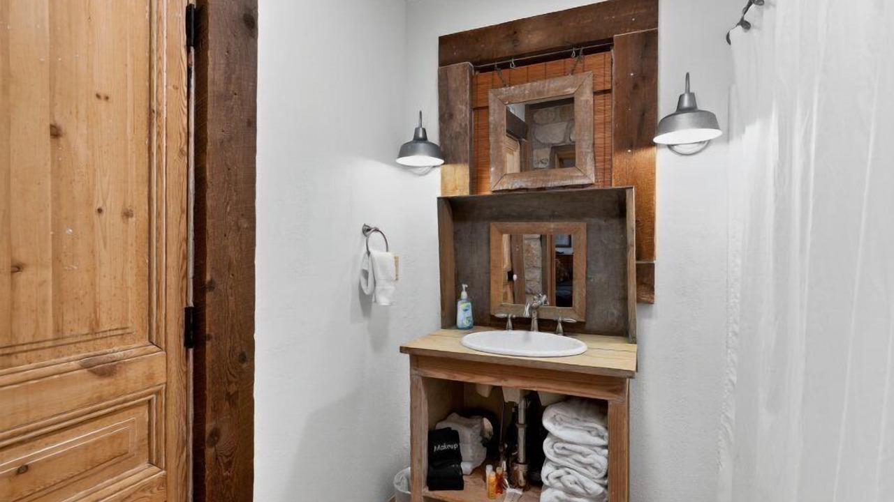 Photo of Bathroom in Guntersville