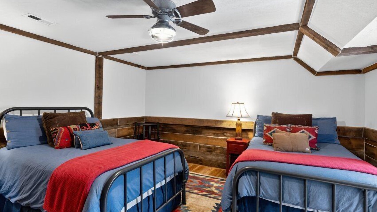Photo of Bedroom in Guntersville