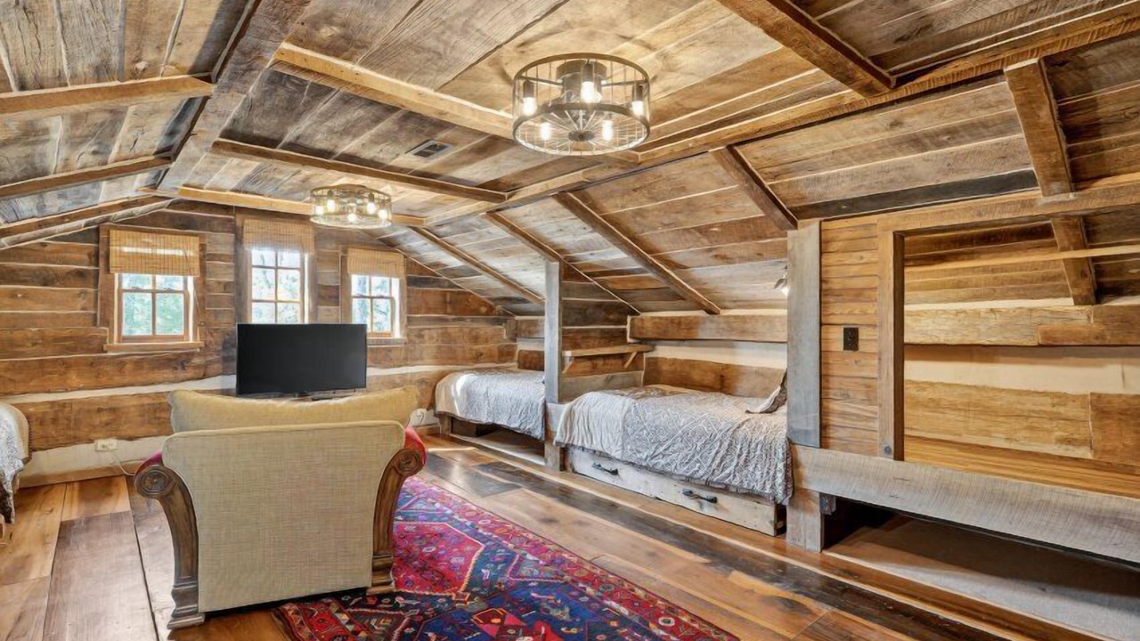 Photo of Bedroom in Guntersville
