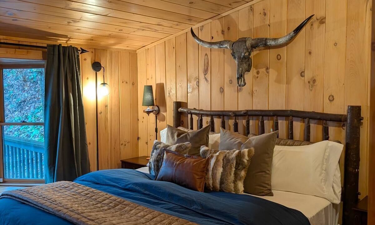 Photo of Bedroom in Waynesville