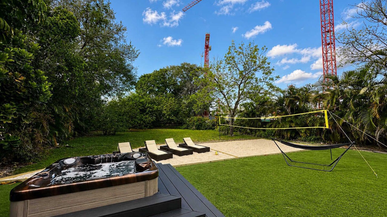 Photo of Outdoor in North Miami