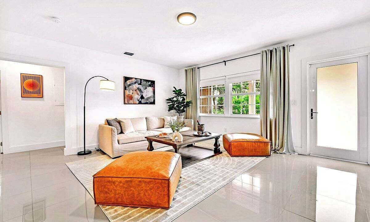 Photo of Livingroom in North Miami