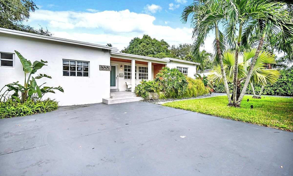 Photo of Outdoor in North Miami