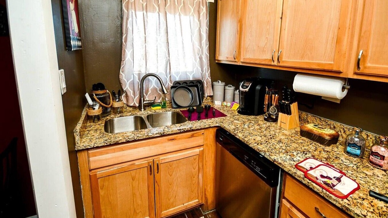 Photo of Kitchen in Fairlie-Poplar Historic District