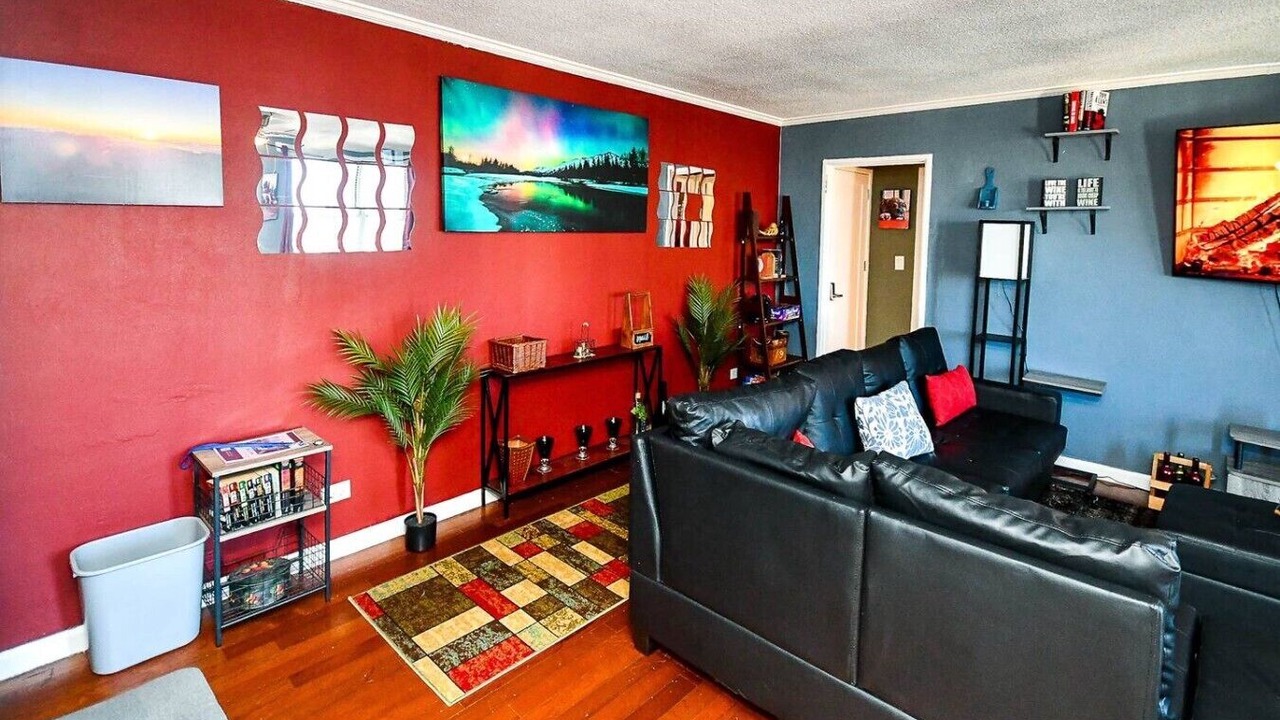 Photo of Livingroom in Fairlie-Poplar Historic District