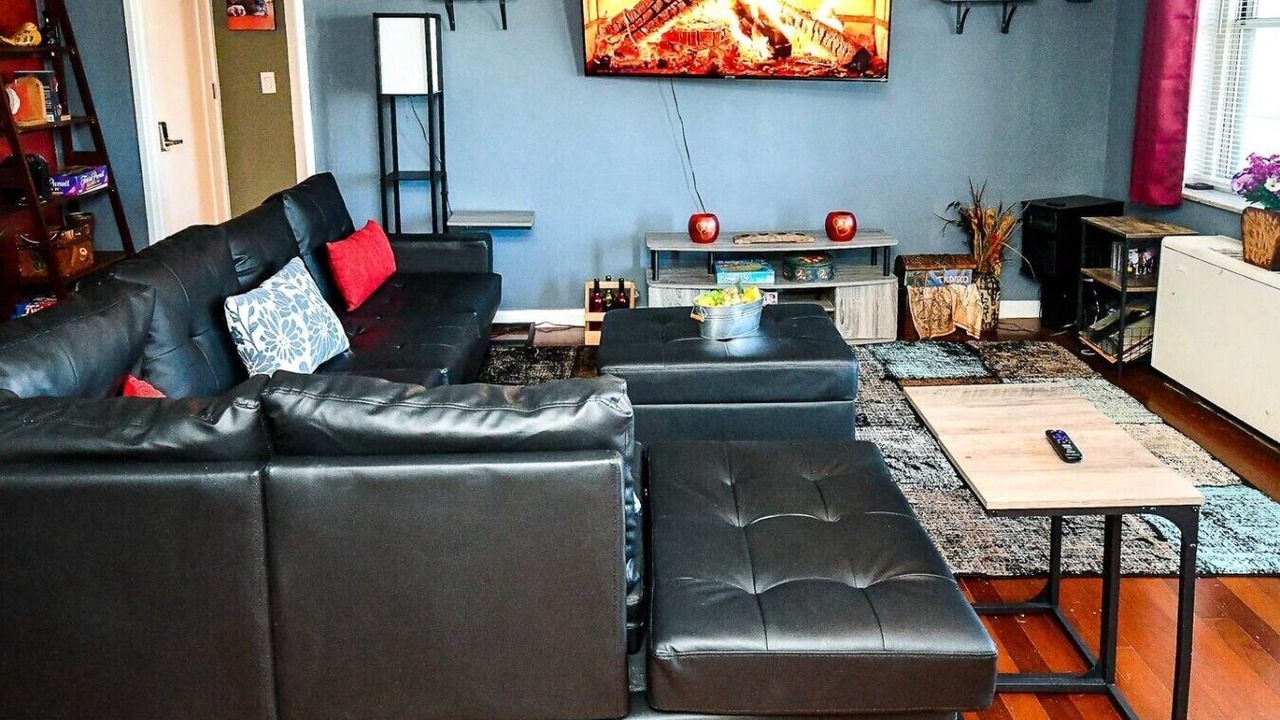 Photo of Livingroom in Fairlie-Poplar Historic District