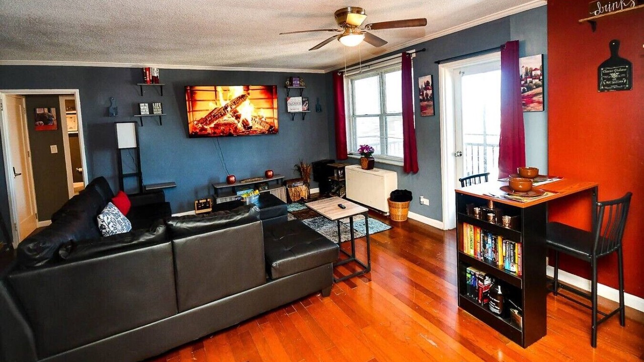 Photo of Livingroom in Fairlie-Poplar Historic District
