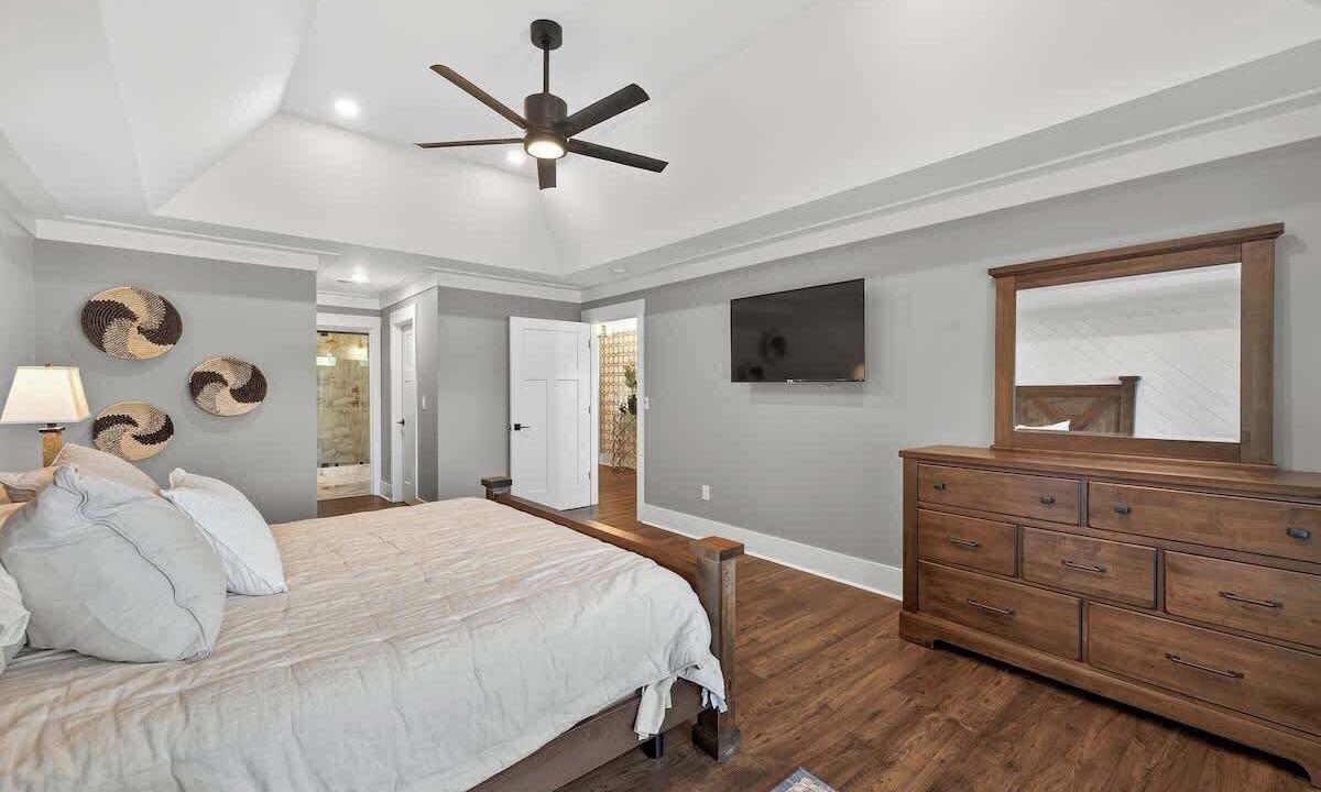 Photo of Bedroom in Misty River