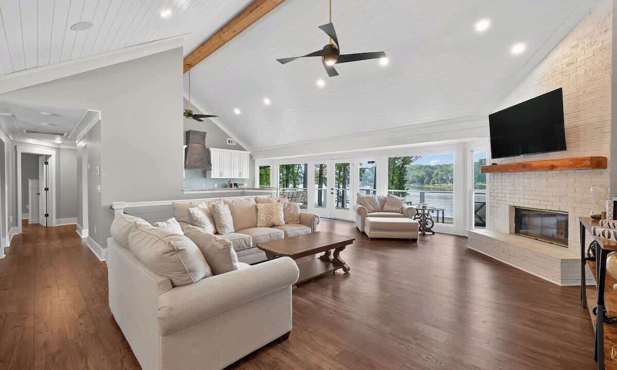 Photo of Livingroom in Misty River