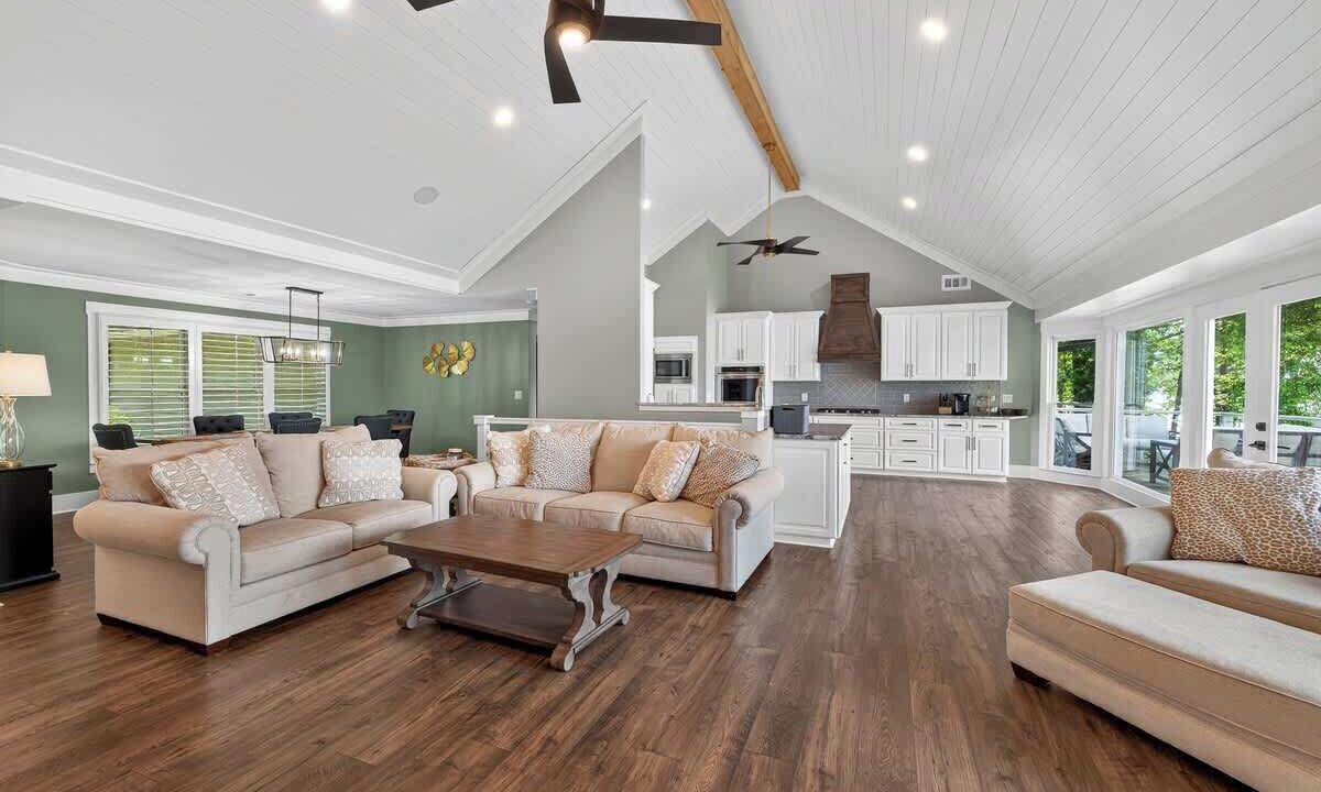 Photo of Livingroom in Misty River