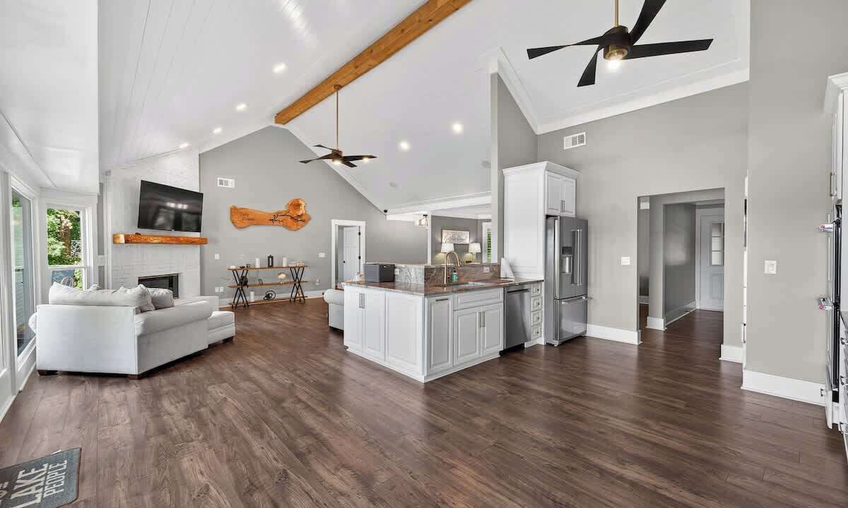 Photo of Livingroom in Misty River