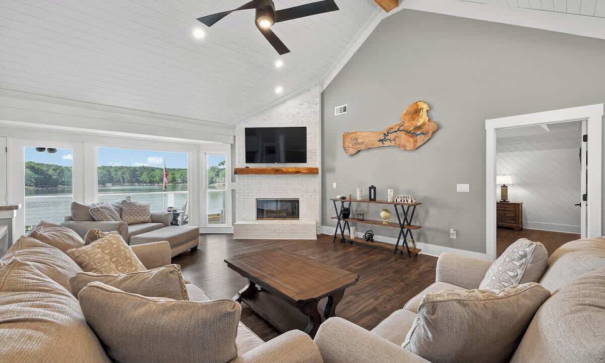 Photo of Livingroom in Misty River