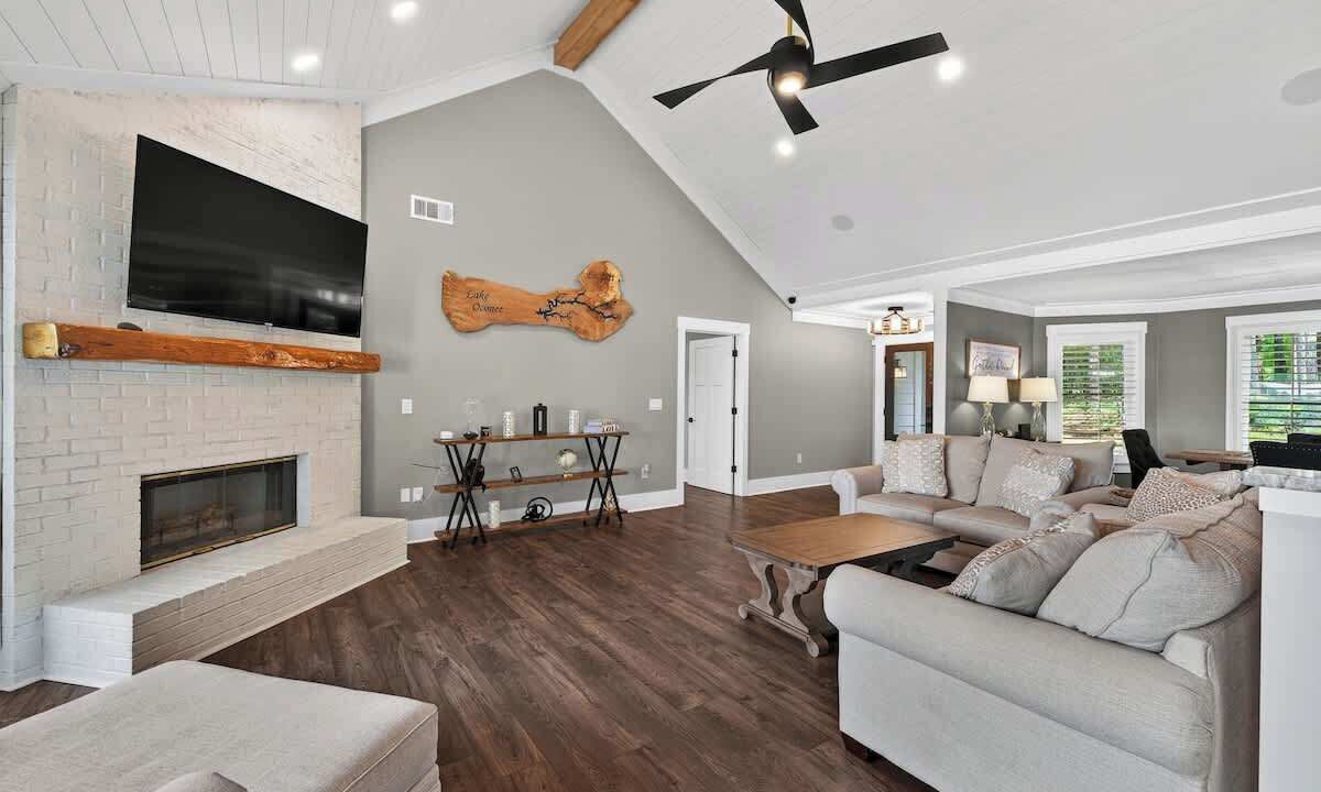 Photo of Livingroom in Misty River