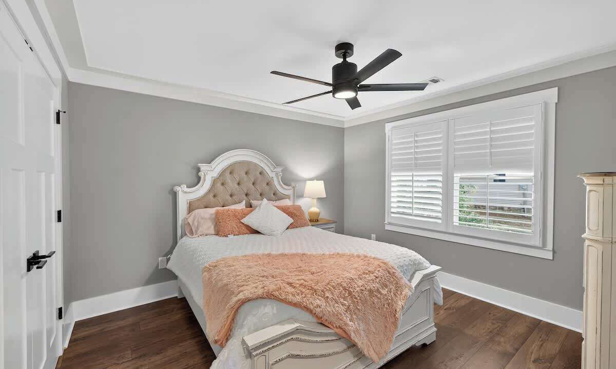 Photo of Bedroom in Misty River