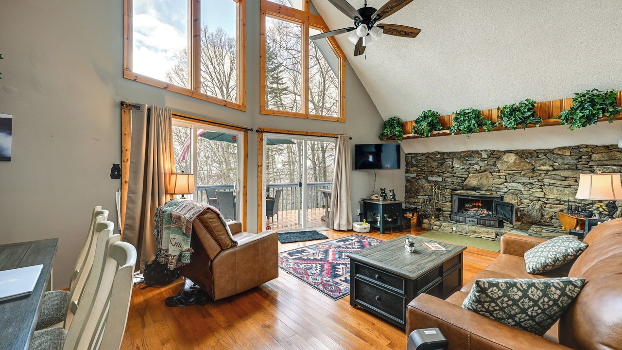 Photo of Bedroom in Tuckasegee