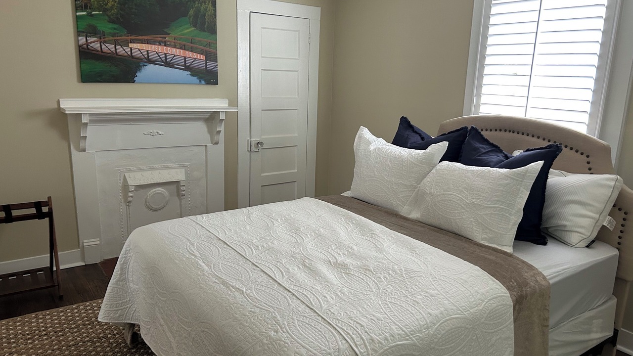 Photo of Bedroom in Powder Springs