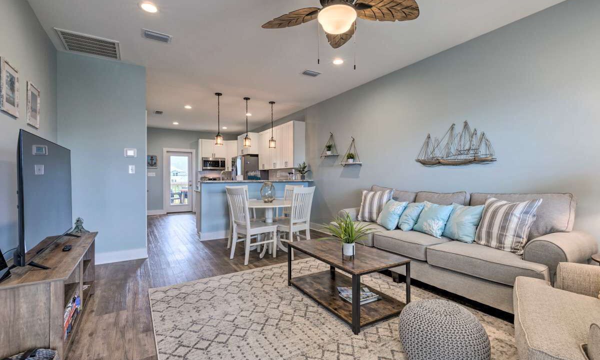 Photo of Livingroom in Dauphin Island