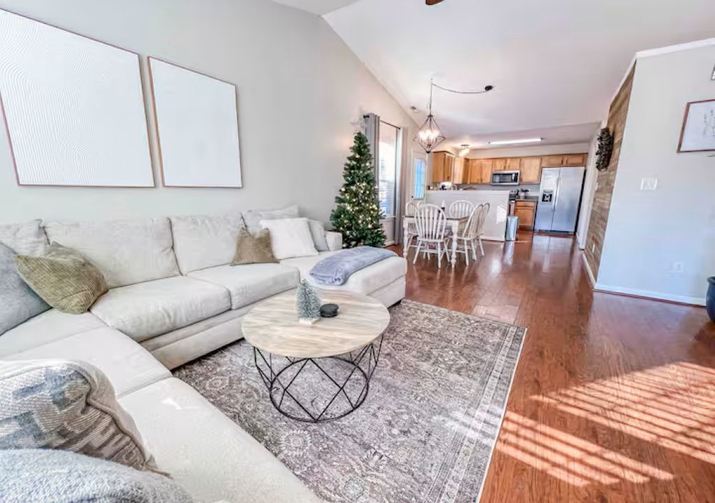 Photo of Livingroom in Madison